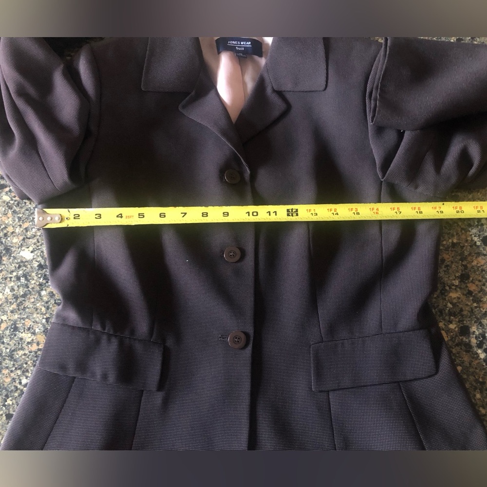 Jones Wear women’s skirt suit in chocolate and beige - Picture 10 of 13